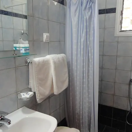 Akti 2* Kamena Vourla